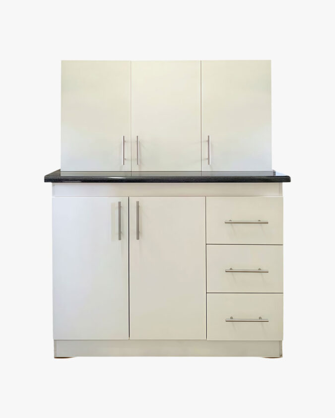 Conjunto de cocina melamina base 110 cm y aéreo 3 puertas color maple con cubierta granito negro brillante